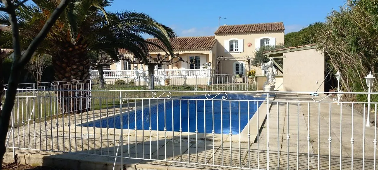 Belle Villa Entre La Montagnette Et Les Alpilles Tarascon 0*,  France